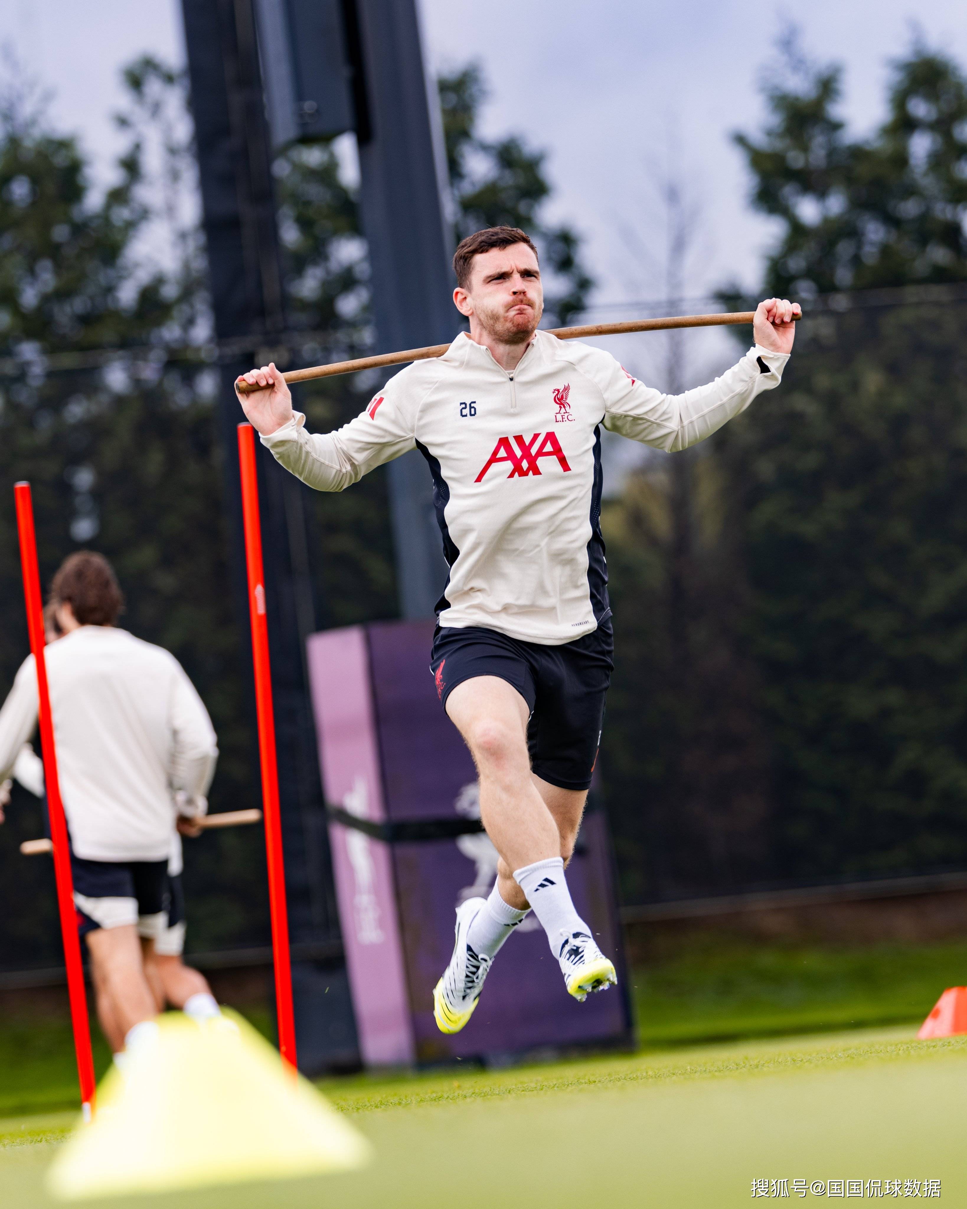 关于国际比赛日巴黎圣日耳曼备战社区盾，主帅复盘细节曝光，更衣室稳定，纪律约束更严格的信息-爱游戏